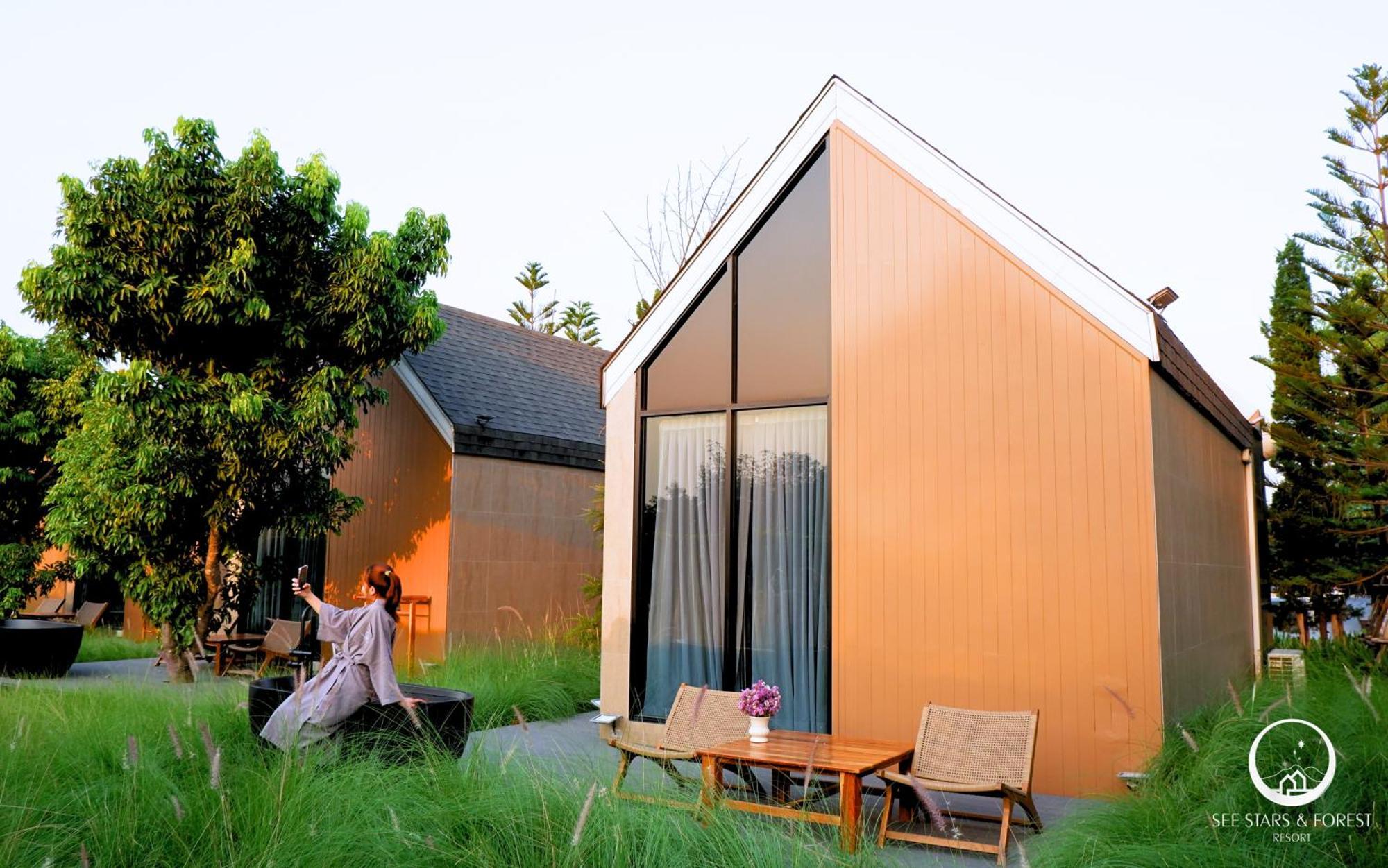 See Stars & Forest Resort Amphoe Sawang Daen Din Exteriör bild